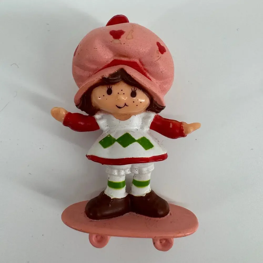 1982 Kenner Strawberry Shortcake on Skateboard PVC Figure Vintage Toy